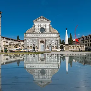 Apartment Charm: Piazza View 